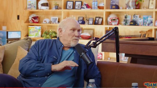 Steelers Icon Terry Bradshaw Takes Playful Jabs At Tom Brady's Legacy: "He Flipped A Card" (Steelers News)